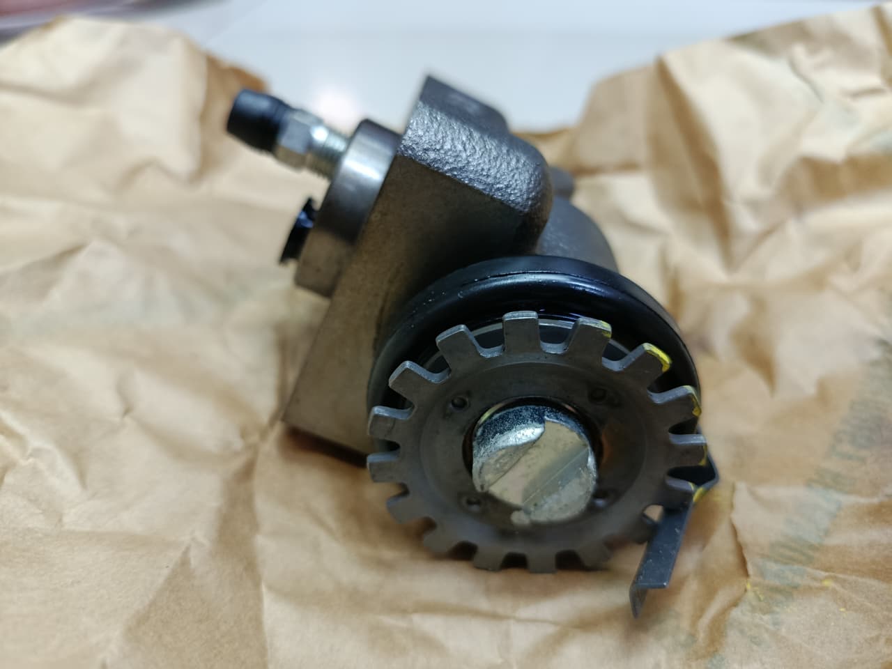 Cylinder Assy, Front Wheel Brake — 47540-F1011 — photo 3